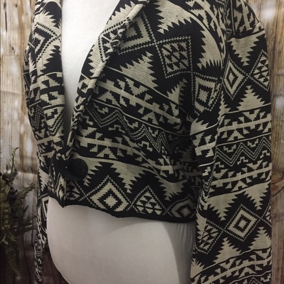Flashback Aztec Cropped Jacket -Cream - Picture 3 of 5